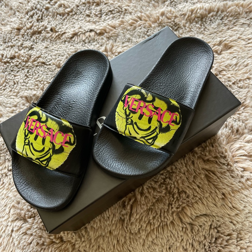 Versace slides - Picture 2 of 5